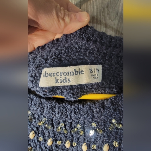 Abercrombie kids cold shoulder sweater size 15/16. - Picture 4 of 6